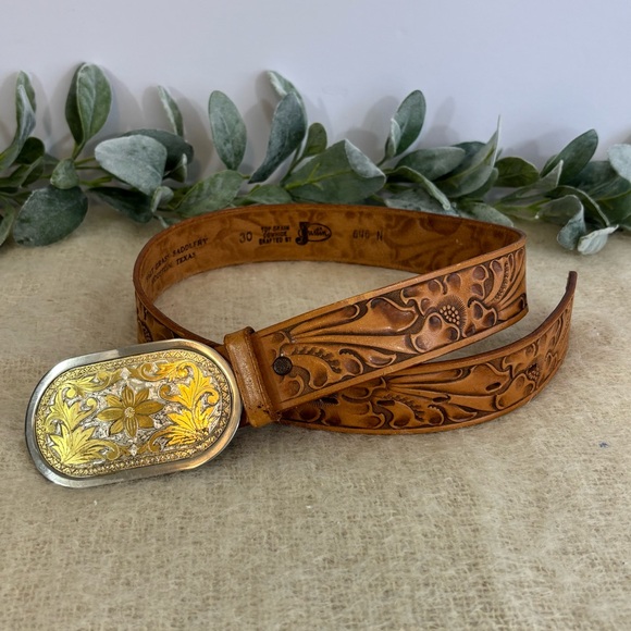 Justin Top Grain Cowhide floral tooled leather belt size 30 gold silver buckle - Picture 7 of 9